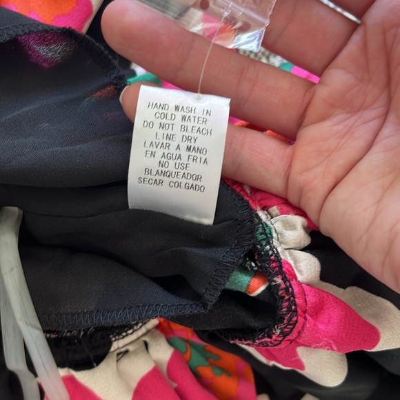 NWT Entro- Top - Picture 8 of 8